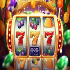 Microgaming bonus round and free spins feature trigger